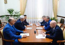 Астраханский губернатор и глава ПривЖД обсудили развитие МТК «Север-Юг»

