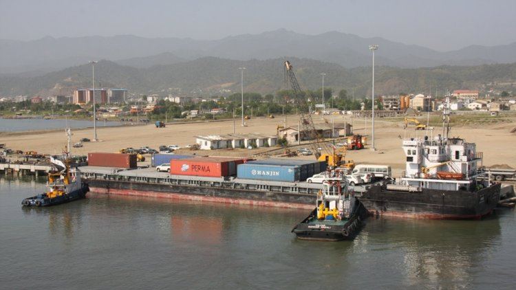 Иран запускает регулярные контейнерные перевозки на Каспии